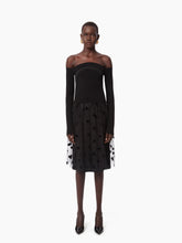 Load image into Gallery viewer, BARDOT NECKLINE TOP IN BLACK - Nina Ricci