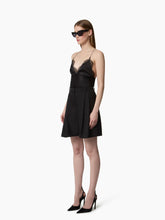 Charger l'image dans la galerie, Black Highwaisted Shorts - Nina Ricci