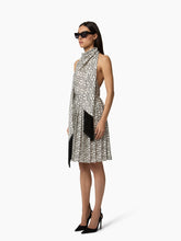 Charger l'image dans la galerie, Halterneck Logo-Print Top - Nina Ricci