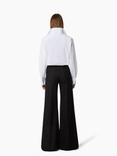 Cargar imagen en el visor de la galería, Oversized Collar Lavalliere Shirt - Nina Ricci