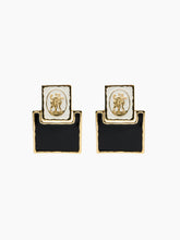 Charger l'image dans la galerie, Cream Three Graces Earrings