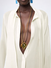 Cargar imagen en el visor de la galería, Cream Lavalliere Satin Shirt