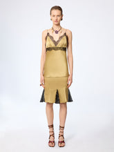 Cargar imagen en el visor de la galería, Gold V-Neck Silk Satin Top