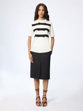 Load image into Gallery viewer, Bow Details T-Shirt