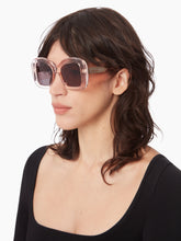 Charger l&#39;image dans la galerie, Lunettes de soleil Full Moon Oversize transparent brillant
