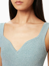 Charger l&#39;image dans la galerie, Sleeveless heart neckline top in light blue - Nina Ricci
