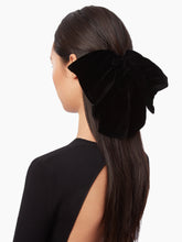 Load image into Gallery viewer, VELVET BOW HAIR CLIP - NINA RICCI
