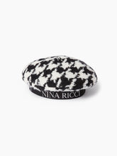 Charger l&#39;image dans la galerie, WOOL BERET WITH NINA RICCI LOGO IN BLACK AND WHITE - Nina Ricci
