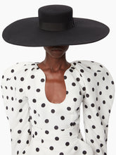 Cargar imagen en el visor de la galería, LARGE FELT WOOL CAPELINE IN BLACK - Nina Ricci
