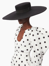 Cargar imagen en el visor de la galería, LARGE FELT WOOL CAPELINE IN BLACK - Nina Ricci
