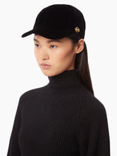 Charger l&#39;image dans la galerie, VELVET BASEBALL CAP - NINA RICCI
