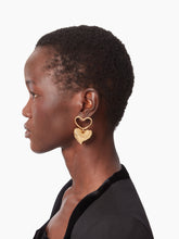 Charger l&#39;image dans la galerie, HEART CHARM EARRINGS IN GOLD - Nina Ricci
