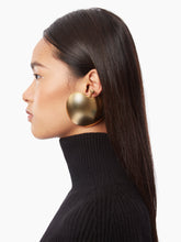 Charger l&#39;image dans la galerie, APPLE EARRINGS IN GOLD - Nina Ricci
