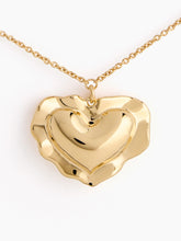 Charger l&#39;image dans la galerie, CUSHION HEART NECKLACE IN GOLD - Nina Ricci
