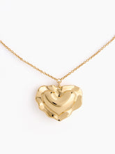 Charger l&#39;image dans la galerie, CUSHION HEART NECKLACE IN GOLD - Nina Ricci
