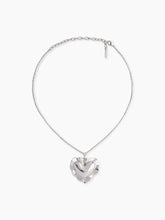 Cargar imagen en el visor de la galería, CUSHION HEART NECKLACE IN SILVER - Nina Ricci
