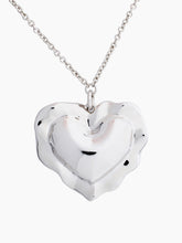 Cargar imagen en el visor de la galería, CUSHION HEART NECKLACE IN SILVER - Nina Ricci
