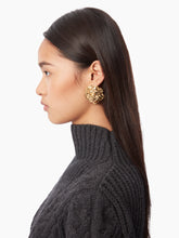 Charger l&#39;image dans la galerie, ROSE EARRINGS IN GOLD - Nina Ricci
