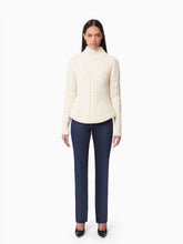 Cargar imagen en el visor de la galería, TURTLENECK SWEATER IN TWISTED WOOL IN BEIGE - Nina Ricci
