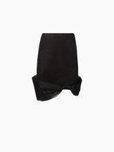 Charger l&#39;image dans la galerie, MIDI SKIRT WITH LACE BOW IN BLACK - Nina Ricci
