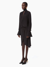 Cargar imagen en el visor de la galería, HIGH NECK MIDI DRESS IN BLACK - Nina Ricci
