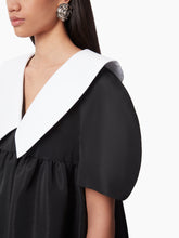 Cargar imagen en el visor de la galería, TAFFETA BABYDOLL DRESS IN BLACK - Nina Ricci
