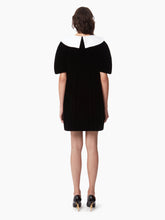 Charger l&#39;image dans la galerie, VELVET BABYDOLL DRESS IN BLACK - Nina Ricci
