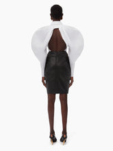 Cargar imagen en el visor de la galería, DRAPED SKIRT IN NAPPA LEATHER IN BLACK - Nina Ricci
