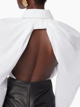 Cargar imagen en el visor de la galería, HALTER SHIRT WITH BOW DETAIL IN WHITE - Nina Ricci
