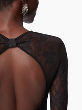 Cargar imagen en el visor de la galería, LACE BACKLESS TOP IN BLACK - Nina Ricci
