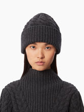 Cargar imagen en el visor de la galería, KNITTED WOOL BEANIE IN GREY - Nina Ricci
