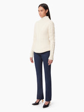 Cargar imagen en el visor de la galería, TURTLENECK SWEATER IN TWISTED WOOL IN BEIGE - Nina Ricci
