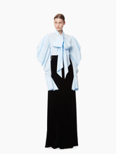 Load image into Gallery viewer, Pussy-bow shirt in light blue - Nina Ricci
