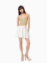 Charger l&#39;image dans la galerie, Sleeveless heart neckline top in gold - Nina Ricci
