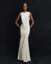 Load image into Gallery viewer, MERMAID DRESS WITH OPEN BACK
