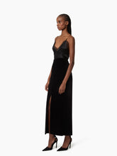 Charger l'image dans la galerie, Straight Velvet Skirt - Nina Ricci
