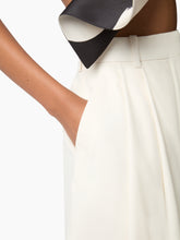 Charger l&#39;image dans la galerie, Wide Pleated Shorts - Nina Ricci
