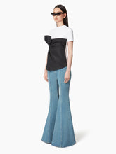 画像をギャラリービューアに読み込む, DISTRESSED FLARED JEANS - Nina Ricci
