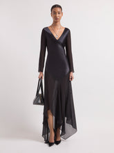Charger l'image dans la galerie, Black Long Sleeved Maxi Silk Dress
