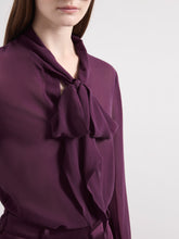 画像をギャラリービューアに読み込む, burgundy Lavallière Silk Shirt
