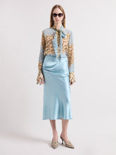 画像をギャラリービューアに読み込む, Leopard and Polka Dots Lavalliere Shirt
