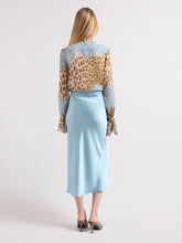 画像をギャラリービューアに読み込む, Leopard and Polka Dots Lavalliere Shirt
