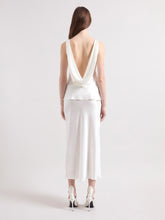 Cargar imagen en el visor de la galería, Cream Halterneck Silk Satin Top
