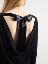 Charger l'image dans la galerie, Black Open Back Sweater
