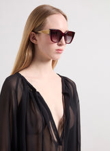 Charger l'image dans la galerie, Lunettes de soleil œil-de-chat oversize bordeaux
