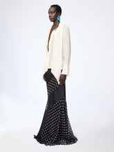 Cargar imagen en el visor de la galería, Cream Lavalliere Satin Shirt
