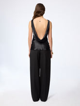 画像をギャラリービューアに読み込む, Black Halterneck Drapped Silk Satin Top
