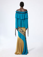 Charger l&#39;image dans la galerie, Blue Boat Neck Silk Top With Bow Details
