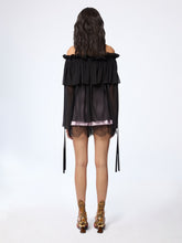 画像をギャラリービューアに読み込む, Black Boat Neck Silk Top With Bow Details
