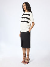 Load image into Gallery viewer, Bow Details T-Shirt
